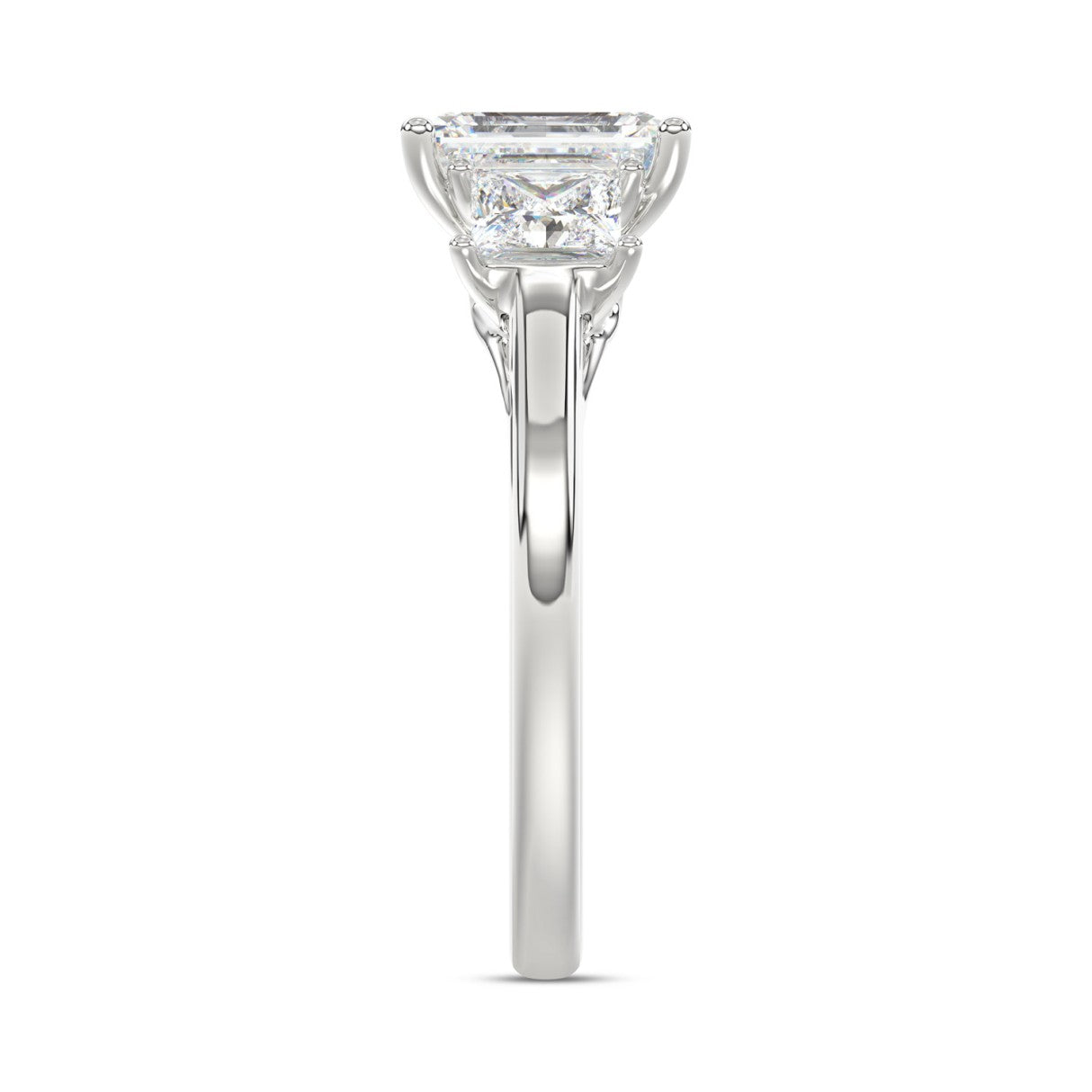 14K WHITE GOLD 2 5/8CT EMERALD/PRINCESS DIAMOND LADIES RING (CENTER STONE EMERALD DIAMOND 1 1/2CT)